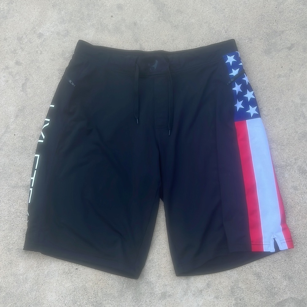 HYLETE Black/American Flag Performance Athletic Shorts Men's Size L